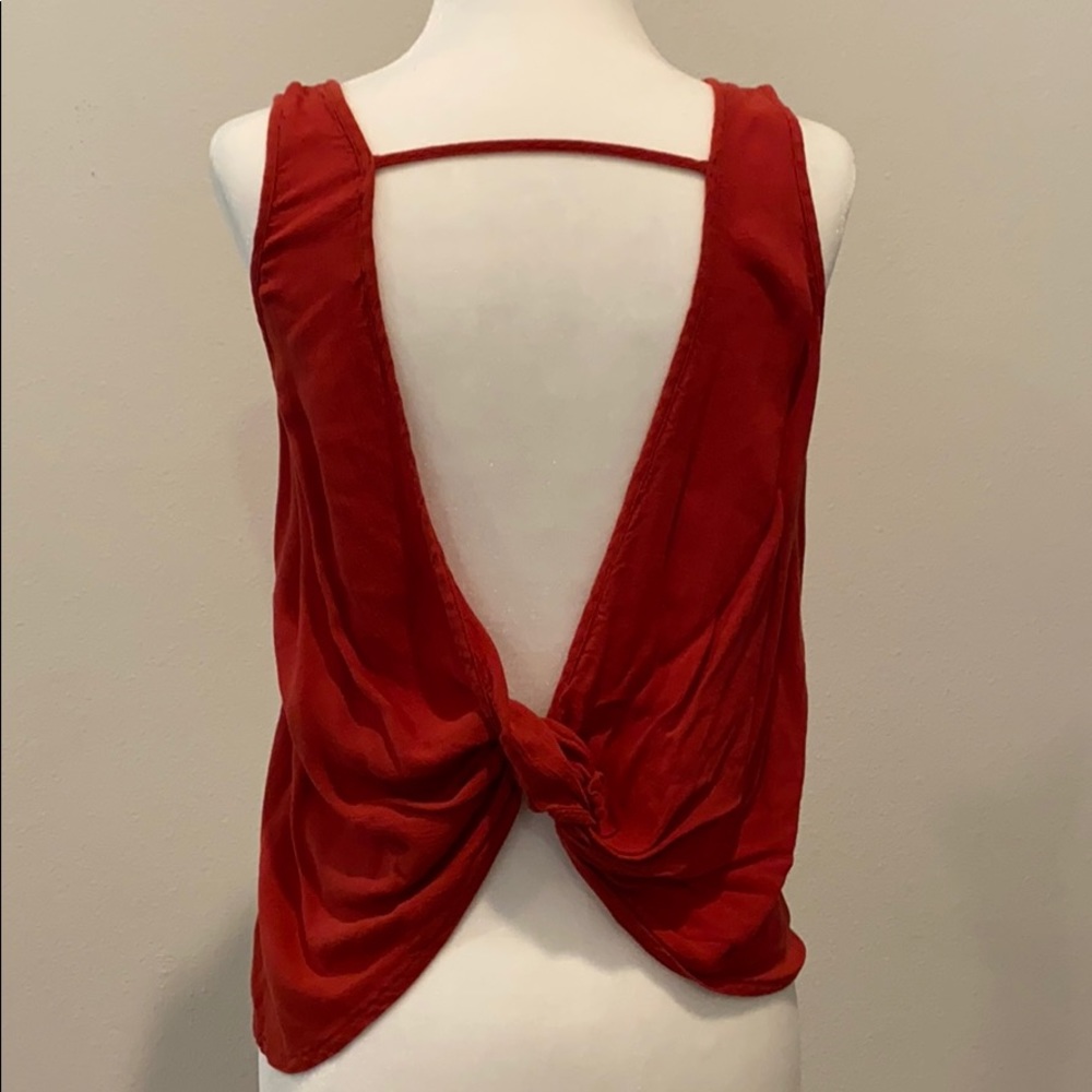 Chloe & Katie knot back tank - Picture 3 of 3